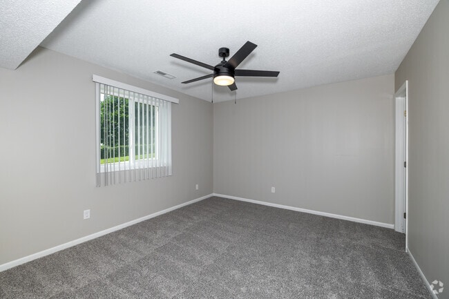 2BR, 1.5BA - 900SF - Primary Bedroom