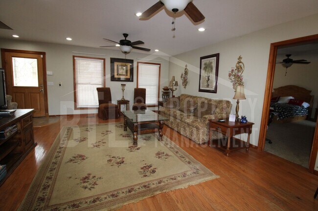 Photo - 4-bedroom, 3.5-bath home in Kirbyville, MO.