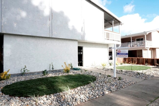Building Photo - 1365 Stanwood Dr