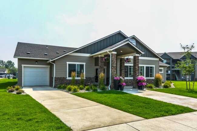 Photo - Crossroads Apartments