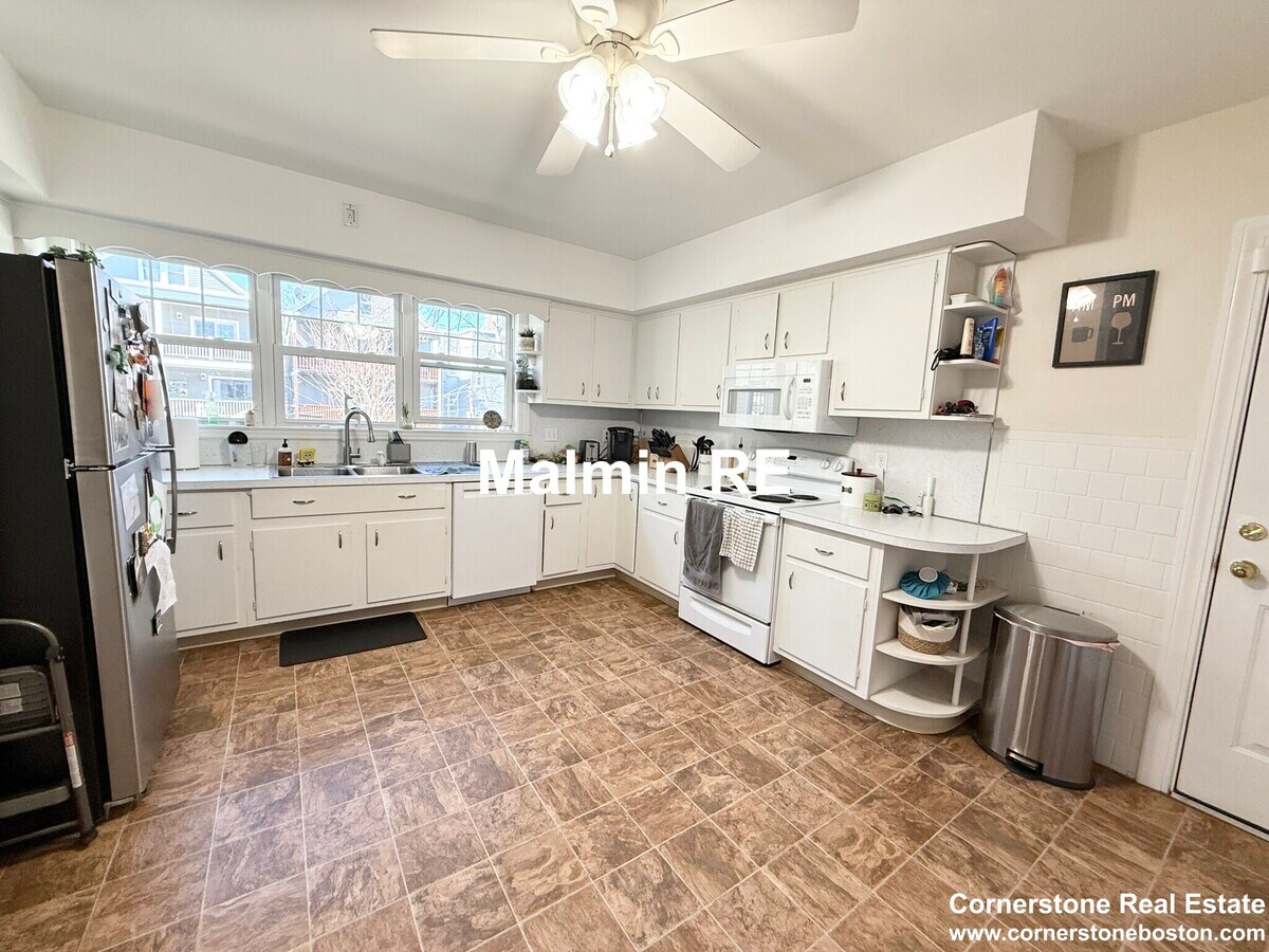 Photo - 920 E 4th St Unit #1