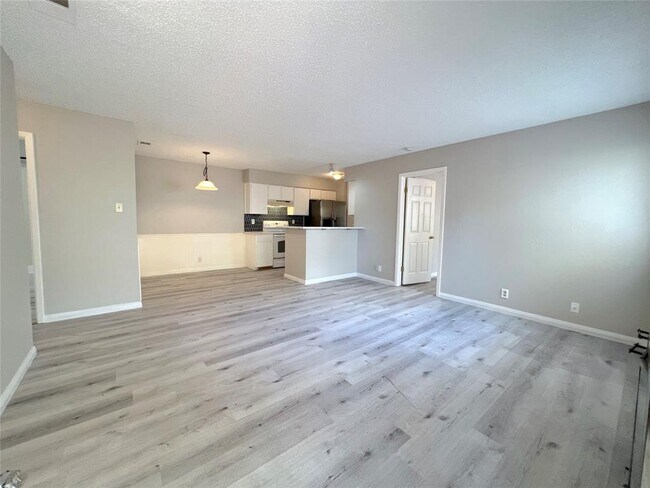 Photo - 9900 Hundred Oaks Cir