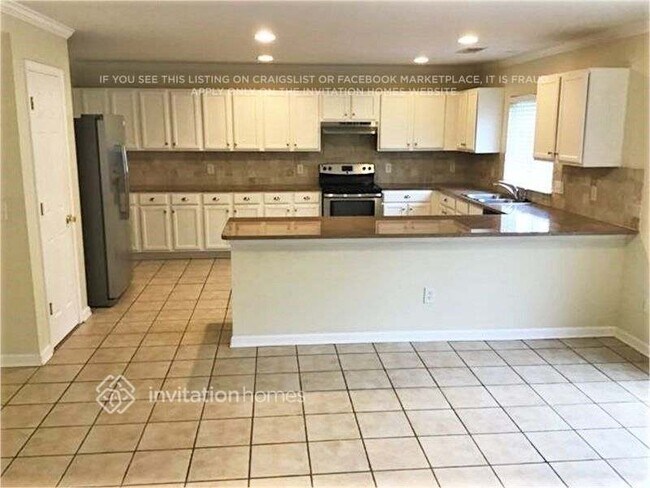 Photo - 452 Leaflet Ives Trail