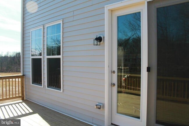 Building Photo - 109 Sequoia Dr