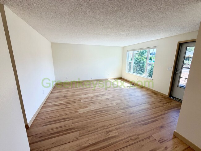 Photo - 6837 SE Ramona St