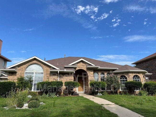 Building Photo - 1304 Rosewood Ln