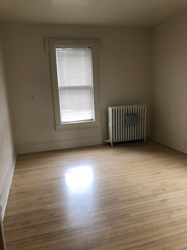 Photo - 438/2 Broadway St