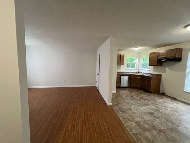 Photo - 312 Rugby Ct