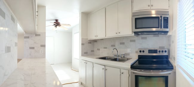 Photo - 8108 Langdon Ave Unidad 2