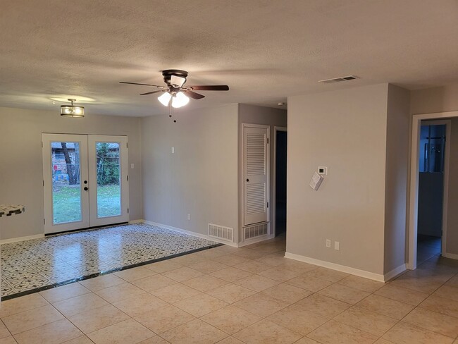 Photo - 1713 Chip-N-Dale Dr