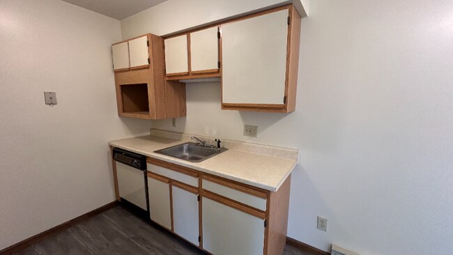 Photo - 1949 Western Ave Unidad 305