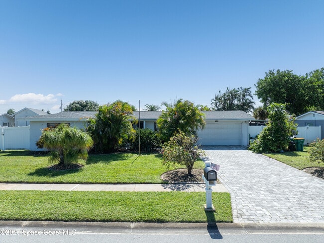 Photo - 410 Finch Dr