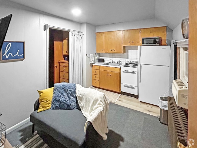 Building Photo - 208 2nd St S Rental