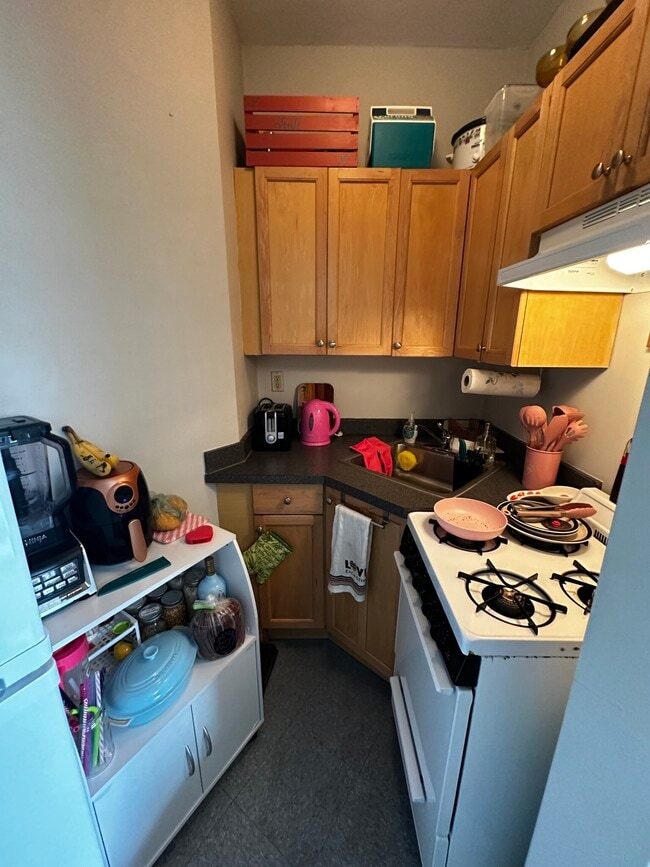 Photo - 142 Hemenway St