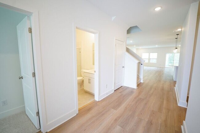 128 Kingswood Cir