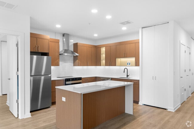 1BR, 1BA - 725SF - Kitchen