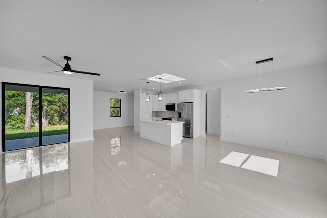 73 Flamingo Blvd