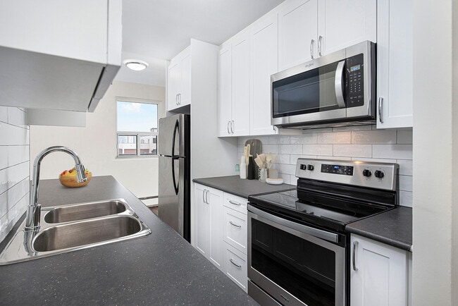 Photo - 3967 Lawrence Ave E