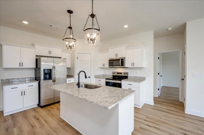 Photo - 814 Sweet Grass Cir