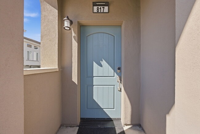 Photo - 817 Estancia Ter