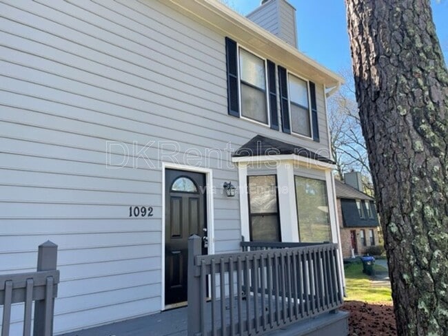 1092 Dassow Ct