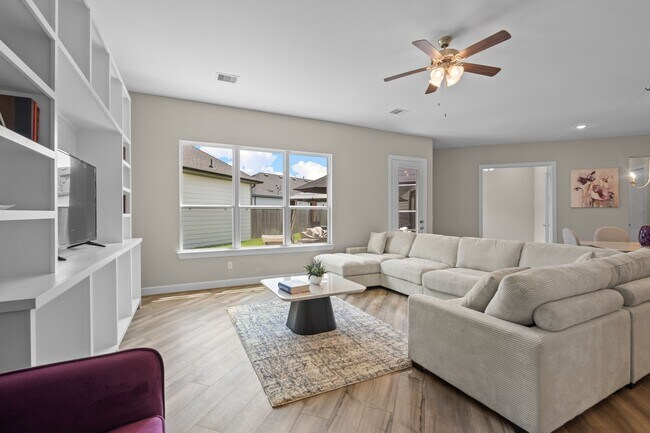 Photo - 1214 Hidden Oaks Dr