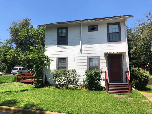 Two-Story-One Bedroom - Two-Story-One Bedroom Casa