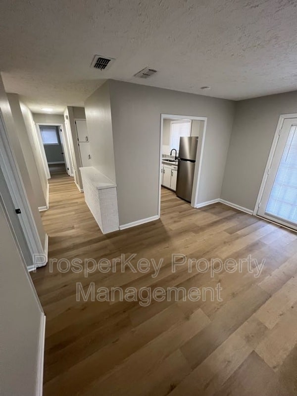 Photo - 945 Celia Dr