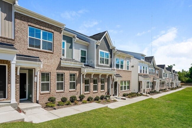 Photo - 112 Silver Fir Ln