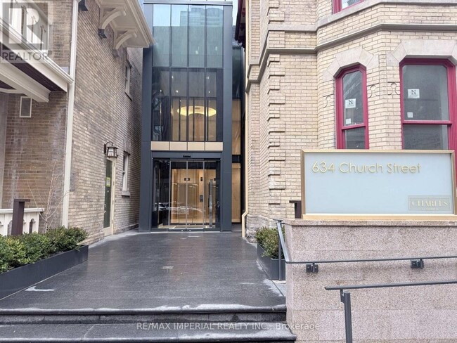 Photo - 634 Church St