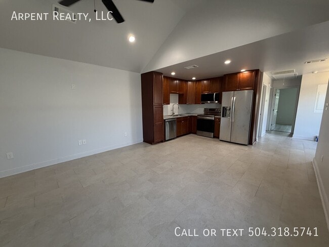 416 E Liberaux St