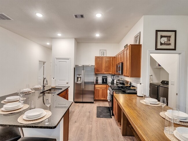 Photo - 410 Magnolia Ln