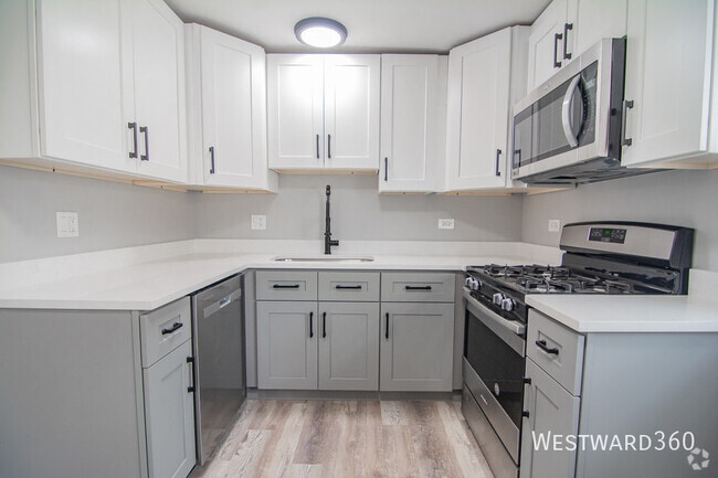 Building Photo - 6141 N Hermitage Ave Unit GD Rental