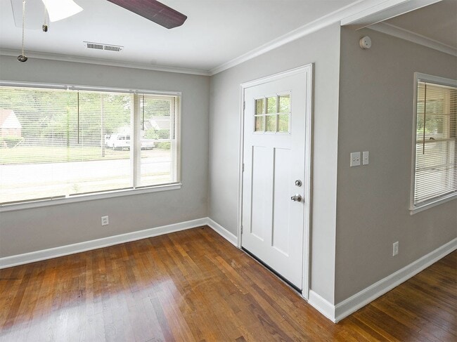 Photo - Newly updated 3 bed, 2 bath near U of M