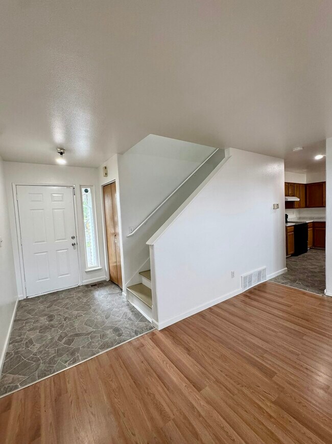 Photo - 9 76th St SW