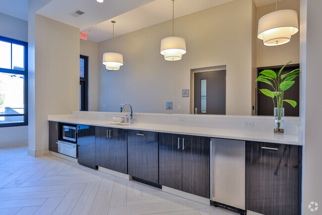 Clubhouse - One North Center