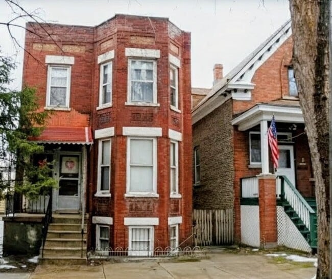 Building Photo - 3621 S Hamilton Ave Unit 2