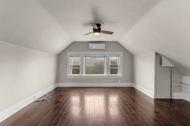 Photo - 531-535 W Juniper Street Unit 533 W Juniper Street