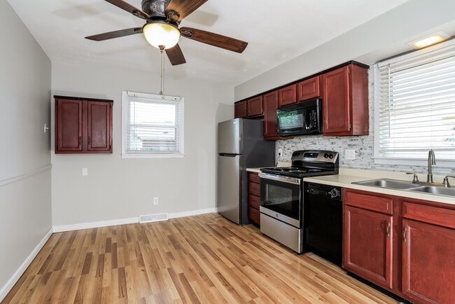 Photo - 615 Kenwood Pl