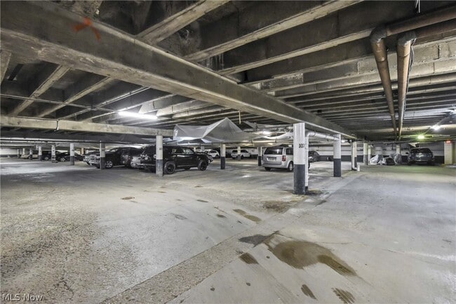 Photo - 11850 Edgewater Dr Unit 619