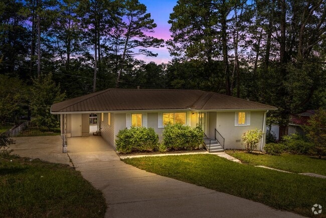 Building Photo - Beautiful 2 Bedroom, 2 Bathroom house