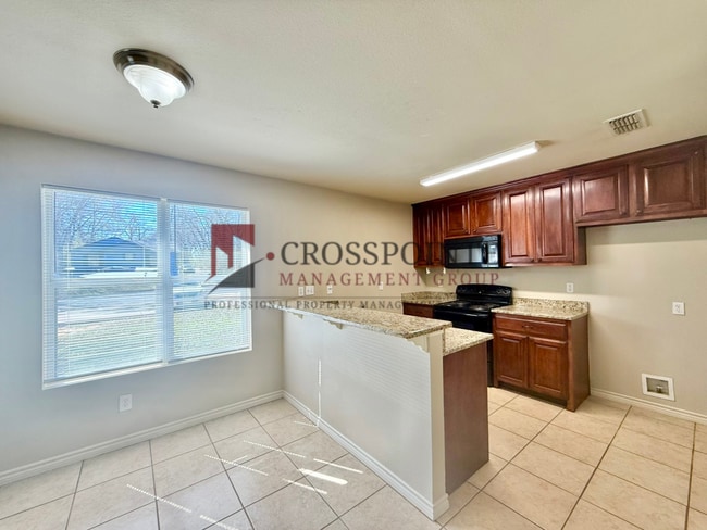 Photo - 825 W 25th St Unit # 100