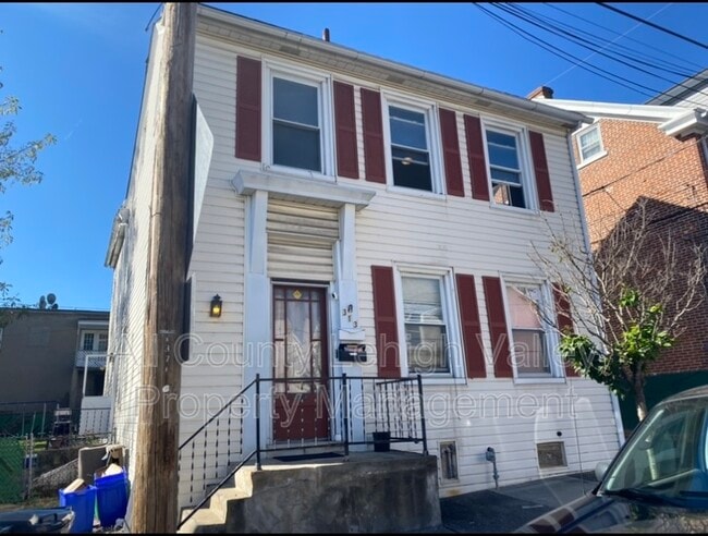 Building Photo - 313 West St Unit #2 Rental