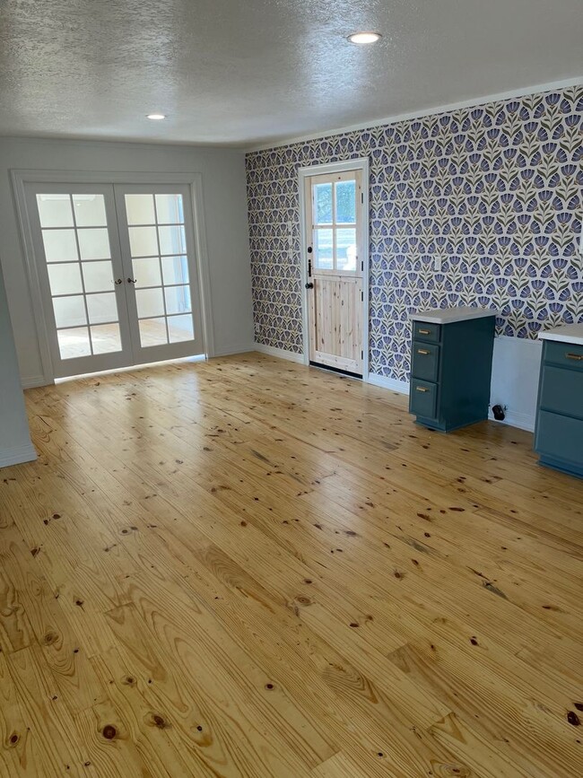 Photo - 1227 Deer Run Rd