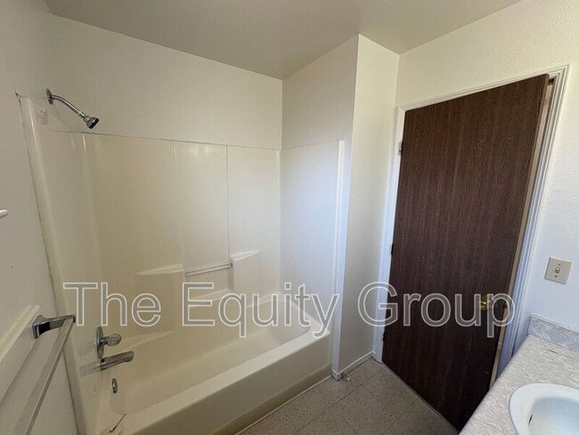 Photo - 1543 N Willis St