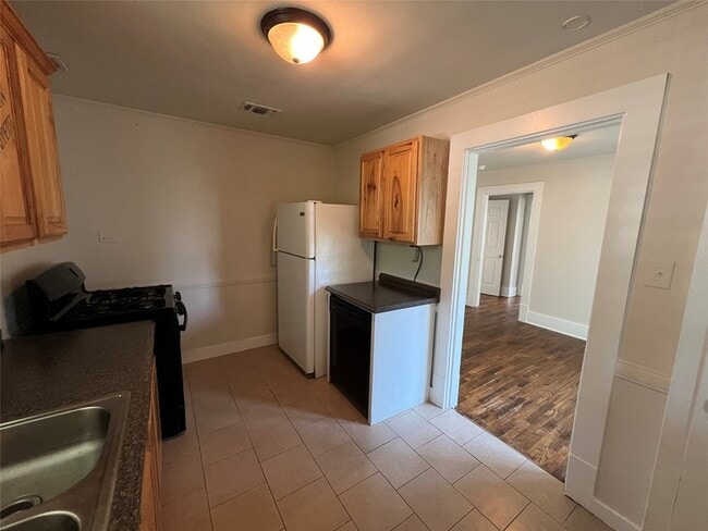 Photo - 118 N McKown Ave