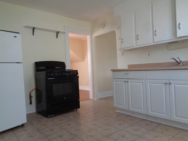 Photo - 25 Parkview Ave Unit 3rd Floor