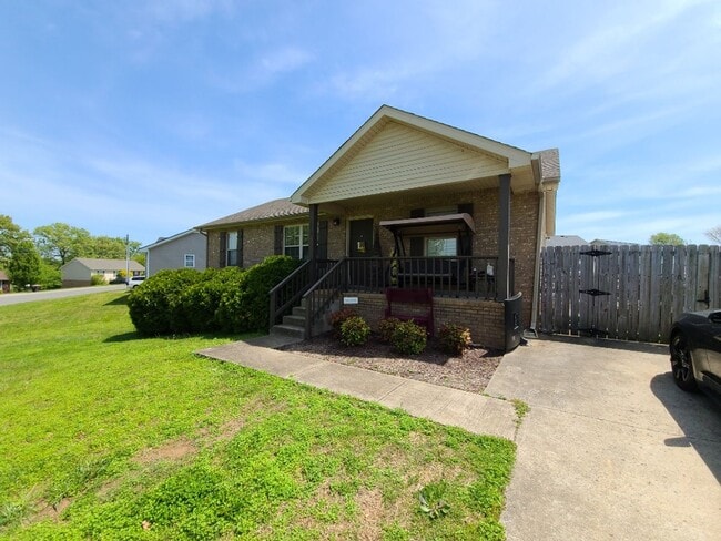 Photo - 1319 Chucker Dr