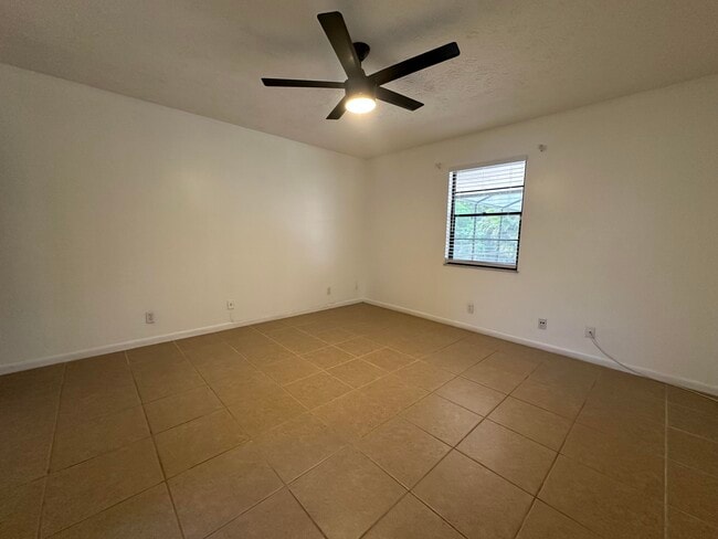 Photo - 1686 SE Trumpet Ln
