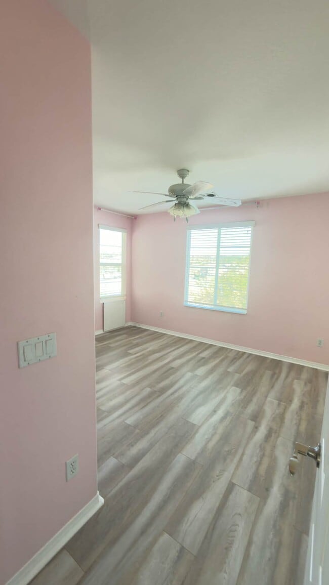 Building Photo - 28452 Camino del Arte Dr